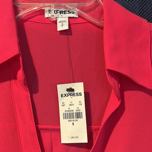 Womens button up blouse new with tags from express - Picture 2 of 2